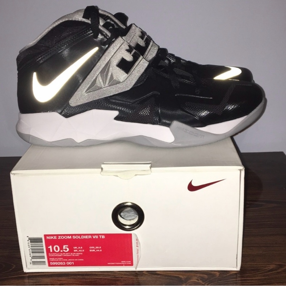 Nike Zoom Soldier VII